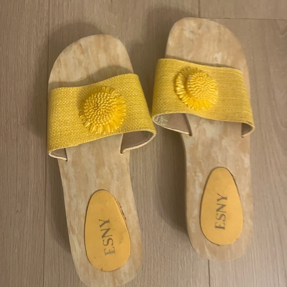 ESNY Yellow Slide Sandals Women’s Size 10 | Sunflower Detail Summer Slides